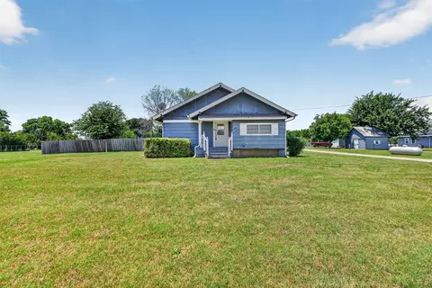 500 S Pecan Creek Trl, Valley View, TX 76272