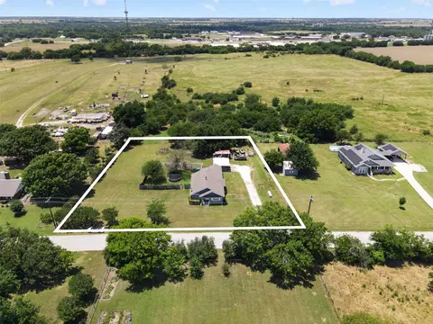500 S Pecan Creek Trl, Valley View, TX 76272