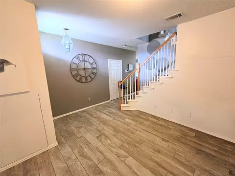 Entry Way - 610 Juniper Dr, Arlington, TX 76018 photo 2 of 2