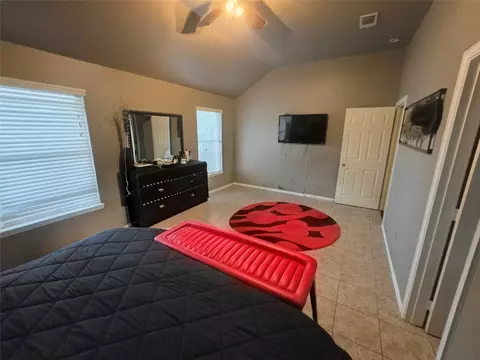 Bedroom - 610 Juniper Dr, Arlington, TX 76018 photo 2 of 5