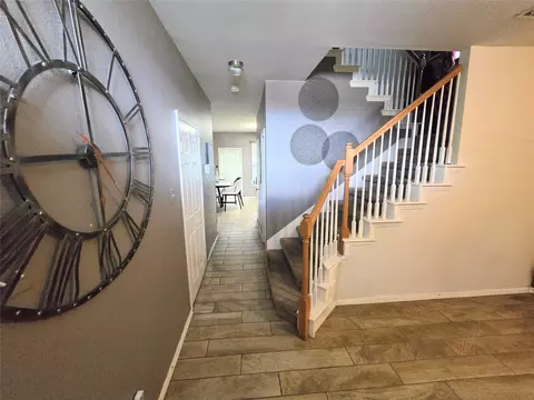 Entry Way - 610 Juniper Dr, Arlington, TX 76018 photo 1 of 2
