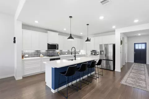 Kitchen - 5100 Del Monte Dr, Denton, TX 76207 photo 5 of 8