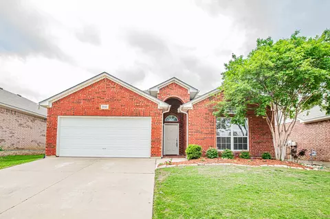 3848 Brandywine Ln, Fort Worth, TX 76244