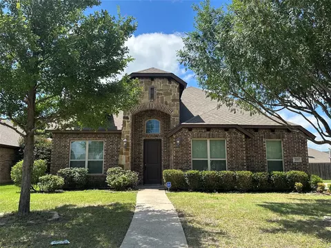 210 Debbie Way, Red Oak, TX 75154