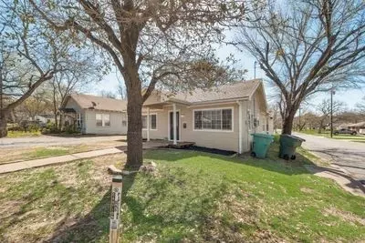 930 W Freeman St, Sherman, TX 75092