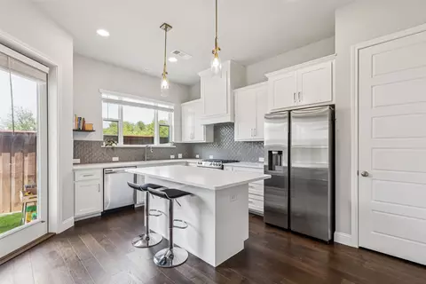 6306 Oakbend Cir, Fort Worth, TX 76132
