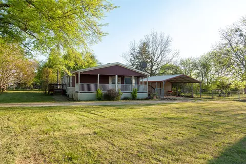 112 SE Front St, Bailey, TX 75413