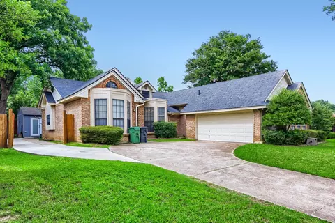 709 Whistler Dr, Arlington, TX 76006