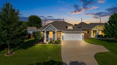 721 W Kimball St, Mansfield, TX 76063