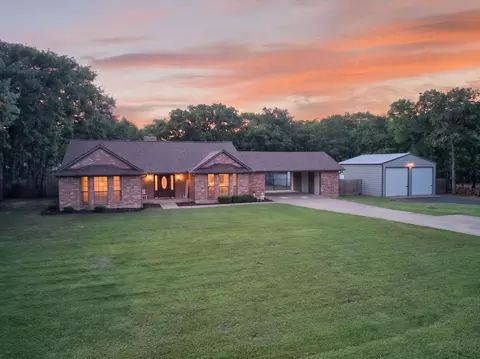 23 Hillside Dr, Wills Point, TX 75169