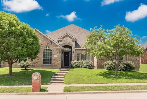 1736 Blue Stream Dr, Desoto, TX 75115