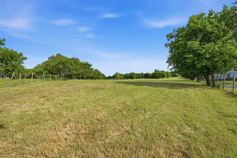 571 Mountain Climb Rd, Sherman, TX 75092