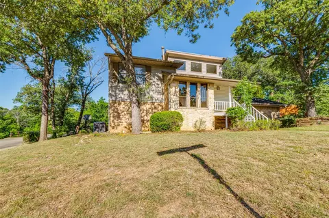 2 Indian Trl, Hickory Creek, TX 75065