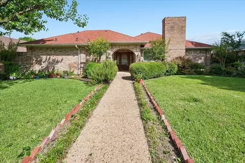 6611 Fernshaw Dr, Dallas, TX 75248