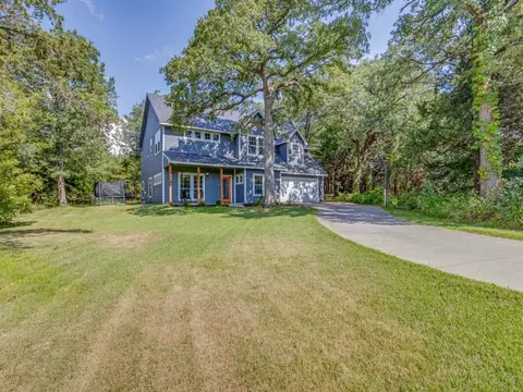 203 Pueblo Dr, Lake Kiowa, TX 76240