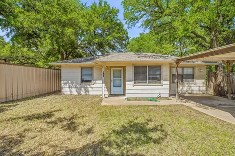 702 S Jackson St, Stephenville, TX 76401