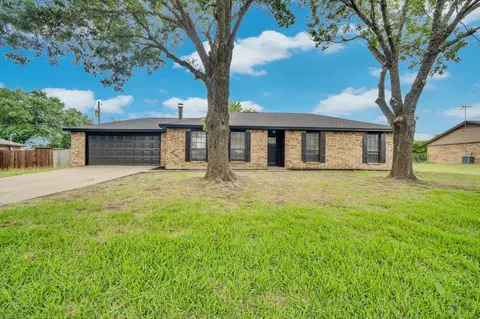 114 Becky Ln, Waxahachie, TX 75165