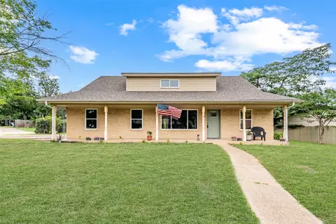 805 Stratford Dr, Bedford, TX 76021