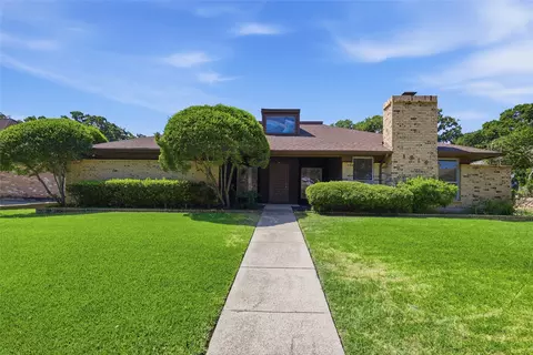 1814 Briarcrest Ln, Arlington, TX 76012