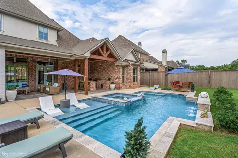 110 Overbrook Ln, Bossier City, LA 71111
