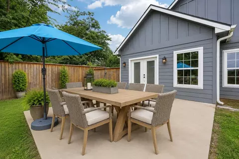 Exterior - 116 E Bexar St, Mabank, TX 75147 photo 4 of 7