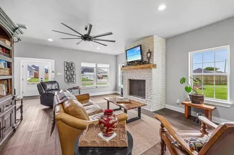 116 E Bexar St, Mabank, TX 75147 photo 6