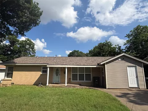 1003 Euclid St, Cleburne, TX 76033