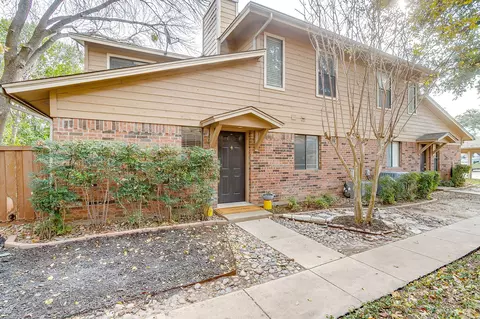 5714 Cedar Creek Dr, Benbrook, TX 76109
