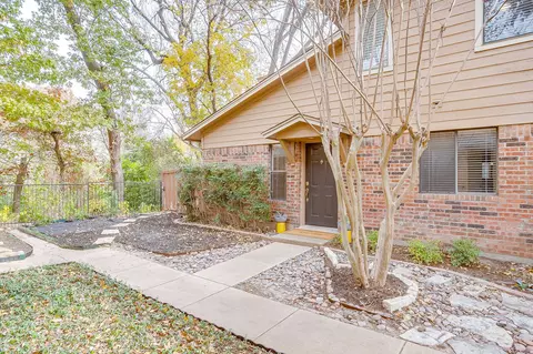 5714 Cedar Creek Dr, Benbrook, TX 76109