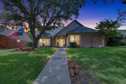 2117 Lavaca Trl, Carrollton, TX 75010