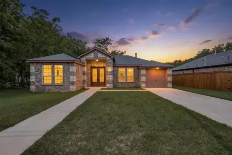 343 N Morris St, Gainesville, TX 76240