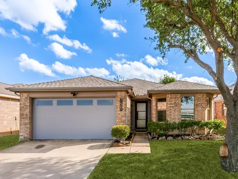 8716 Tumbleweed Dr, Cross Roads, TX 76227