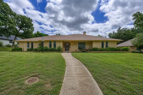 2125 Woodbrook St, Denton, TX 76205