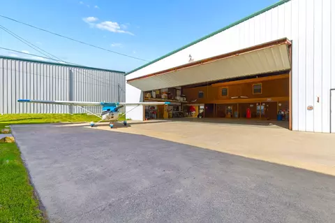 832 Aviator Dr, Fort Worth, TX 76179