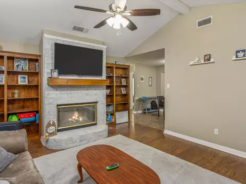 208 Boutte Cir, Shreveport, LA 71107