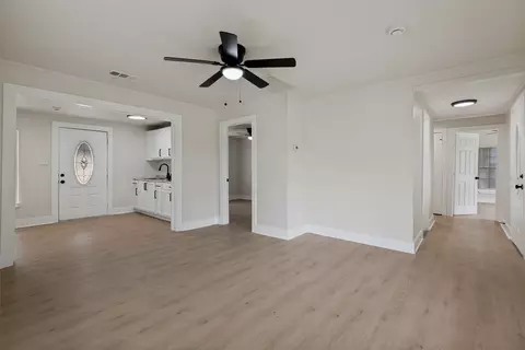 Living - 806 E Brin St, Terrell, TX 75160 photo 3 of 4