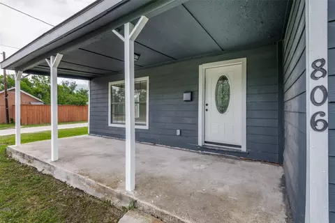 Exterior - 806 E Brin St, Terrell, TX 75160 photo 2 of 5