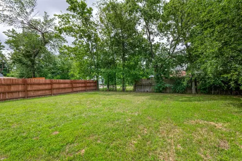 Exterior - 806 E Brin St, Terrell, TX 75160 photo 5 of 5
