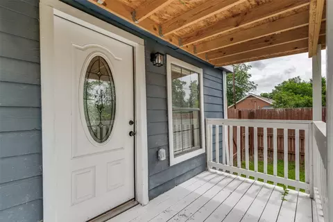 Exterior - 806 E Brin St, Terrell, TX 75160 photo 3 of 5