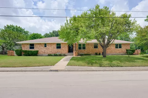 224 W Lanett Dr, Desoto, TX 75115