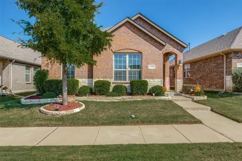 2433 Larimar Dr, Aubrey, TX 76227