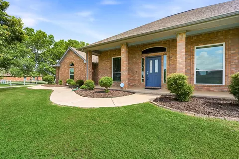 2717 Aston Meadows Dr, Haslet, TX 76052