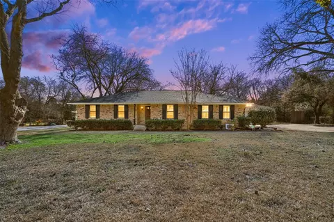 412 Spinner Rd, Desoto, TX 75115