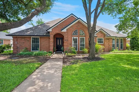 3912 Brookside Dr, Bedford, TX 76021