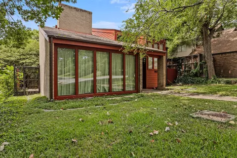 905 Easton Pl, Dallas, TX 75218