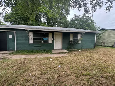 2447 E Pentagon Pkwy, Dallas, TX 75241