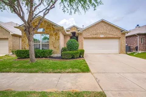 1104 Nora Ln, Denton, TX 76210