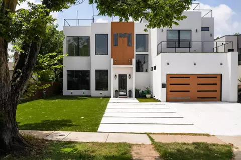 3946 N Cresthaven Rd, Dallas, TX 75209