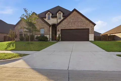 208 Sequoia Dr, Forney, TX 75126