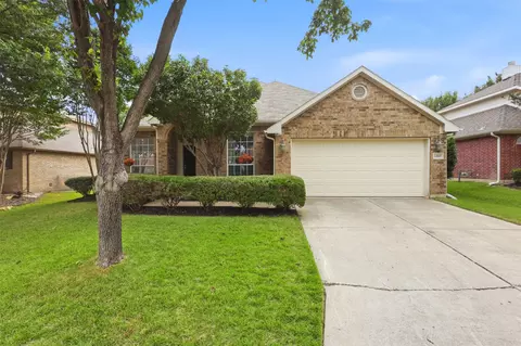 12117 Shadybrook Dr, Fort Worth, TX 76244